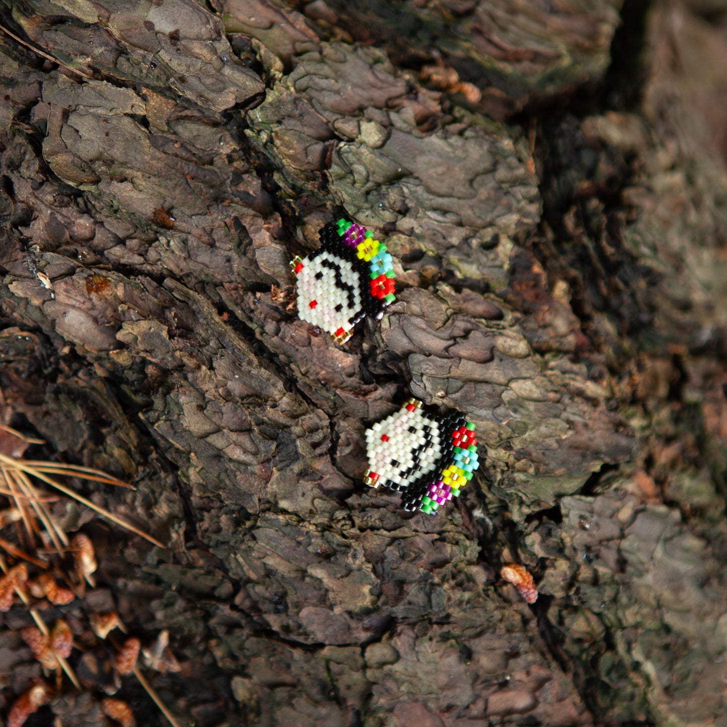 Handmade Frida earrings with Miyuki beads, these earrings are lightweight and comfortable to wear. Bronze stud with gold plating Each earring is carefully crafted with lightweight Miyuki beads, ensuring all-day comfort and wearability. 