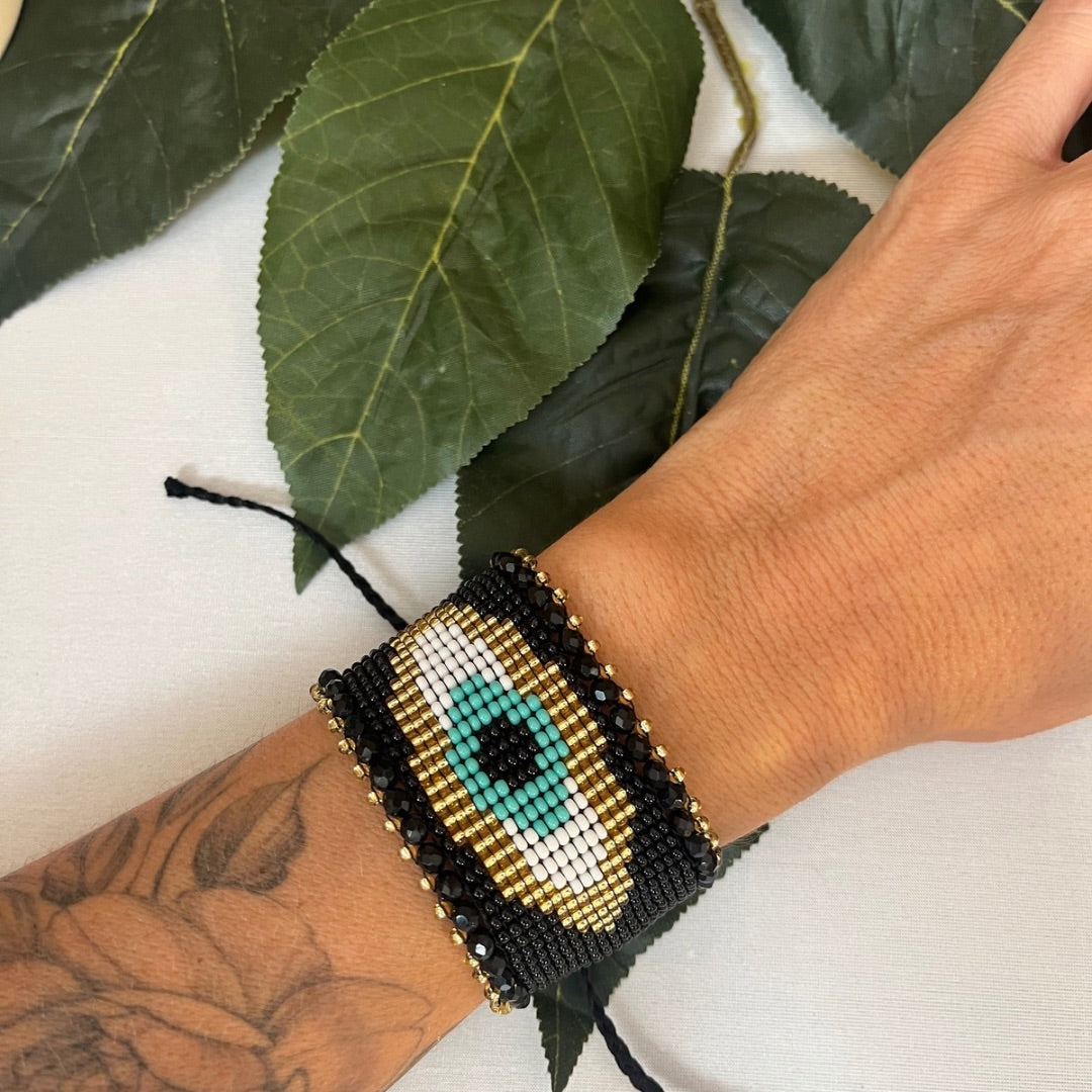Beautiful Bracelet: Adjustable, Waterproof, Various Designs and Colors
