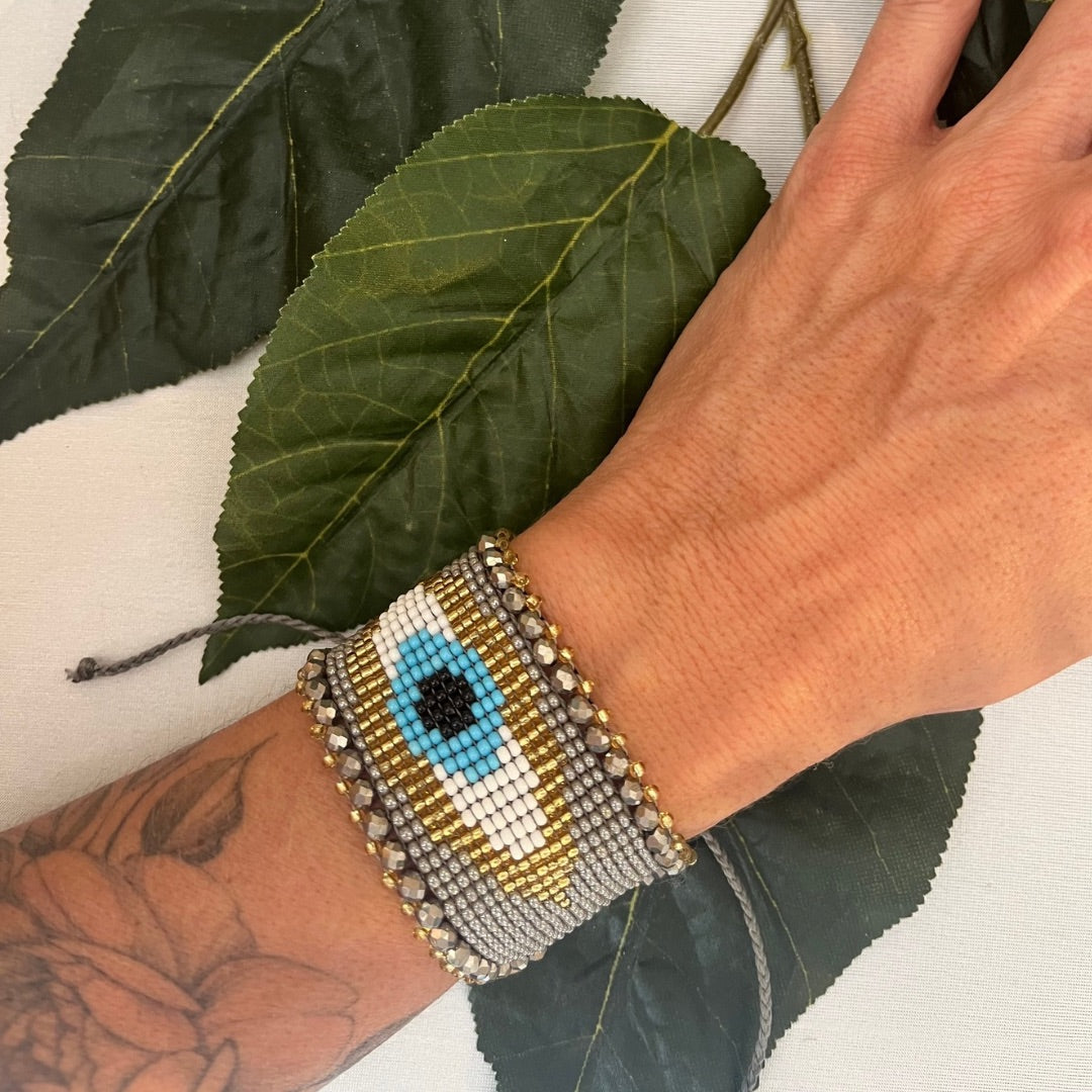 Beautiful Bracelet: Adjustable, Waterproof, Various Designs and Colors